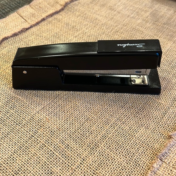 Vintage Swingline Model #747xx Stapler - Picture 3 of 6